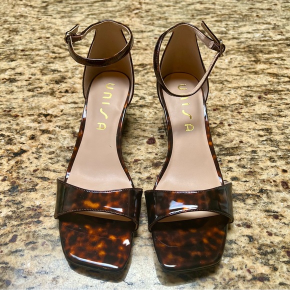 Unisa Tortoise Ankle Strap Wedge Heel Sandals Square‎ Toe Sz 8.5 - Picture 2 of 6